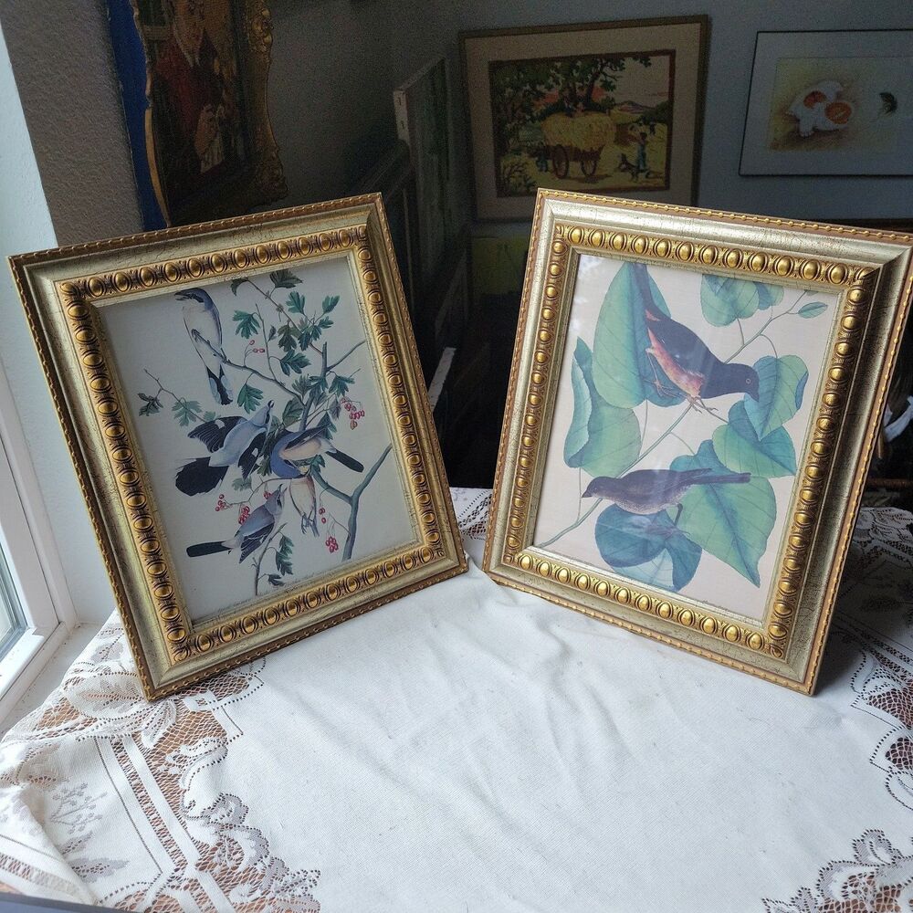 Vtg Beautiful Pair of 8x10 Picture Frames Stand or Hang Gold Tone Ornate Resin